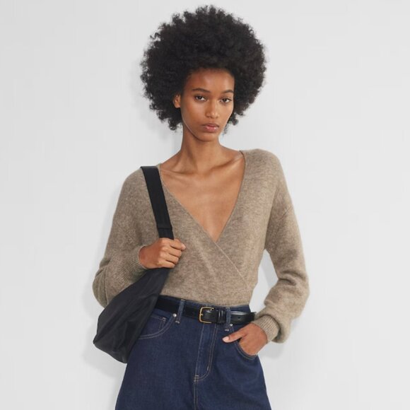 Aritzia Wilfred SoftSpoke Dear Sweater - New with tags - Picture 2 of 6